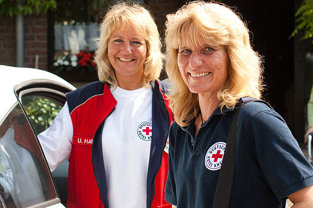 Ambulante Pflege, Pflegedienst des DRK, ambulante Pflegedienste DRK, ambulante Pflege für Behinderte, ambulante Krankenpflege, ambulanter Pflegedienst, Hauskrankenpflege, häuslicher Pflegedienst, zuhause bei Behinderung, zuhause trotz Behinderung, ambulanter Dienst, Krankenbetreuung Pflegedienst, mobiler Pflegedienst für Senioren, mobile Pflegedienste, häusliche Altenpflege, Pflegedienst Aufgaben, Hilfe Altenpflege häuslich, ambulanter Pflegedienst Kosten, Bildrechte: DRK-Service GmbH, In- und Ausland, nur DRK-Gliederungen und DRK-GmbHs., Eine Übertragung von, Nutzungsrechten auf externe, Dritte ist nicht statthaft., Es liegt keine Zustimmung, der Fotografierten für eine, Übertragung auf Social, Media wie facebook, flikr, twitter, etc. vor.