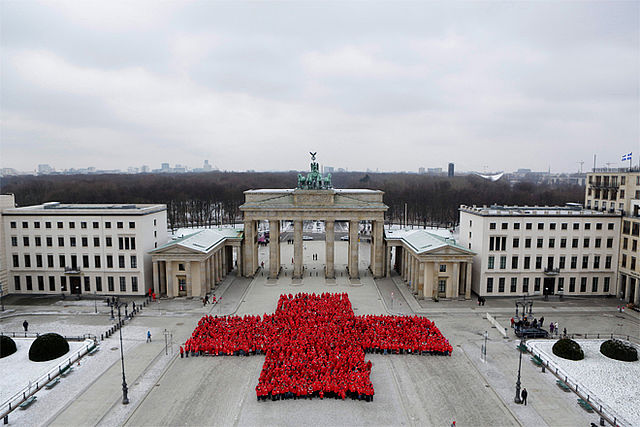 Mitgliedschaft, Ehrenamt, Monatsbeitrag, Bildrechte:, DRK e.V., In- und Ausland, nur DRK-Gliederungen und DRK-GmbHs., Eine Übertragung von, Nutzungsrechten auf externe, Dritte ist nicht statthaft., Es liegt keine Zustimmung, der Fotografierten für eine, Übertragung auf Social, Media wie facebook, flikr, twitter, etc. vor.